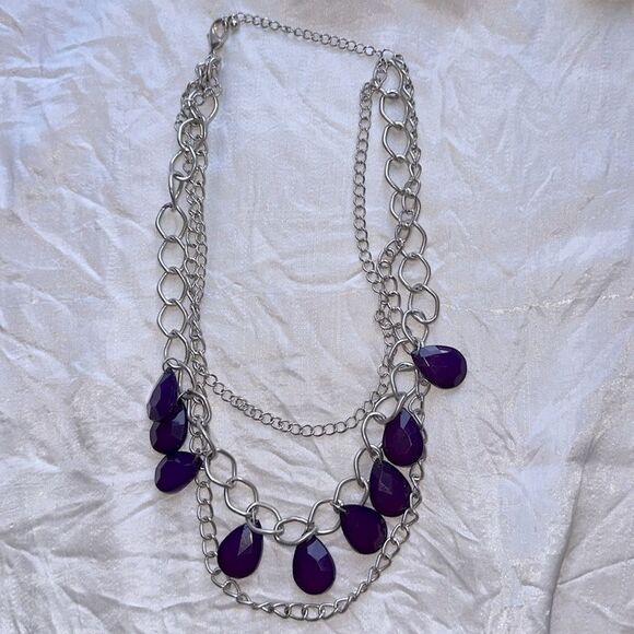 3 Strand Silver Tone and Purple Faceted Plastic Stones Teardrop Necklace - Picture 3 of 3